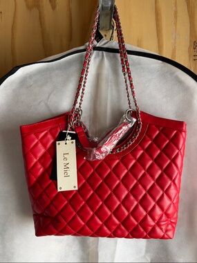 Quilted Red Shoulder Tote